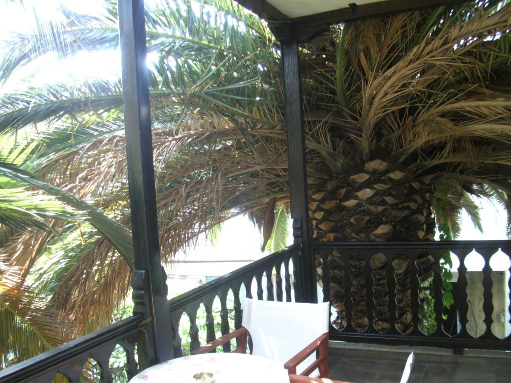 Papatzikos Traditional Guesthouse Néos Marmarás Exterior foto